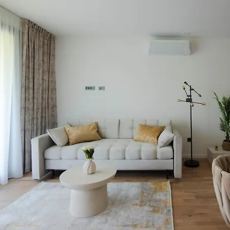 Luxury Three Bedroom Ivano Apartman *