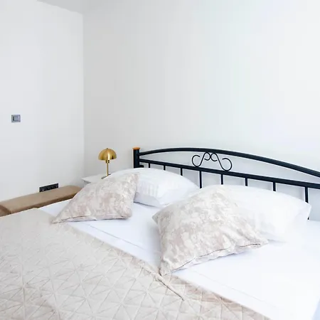 Luxury Three Bedroom Ivano Apartamento Sinj