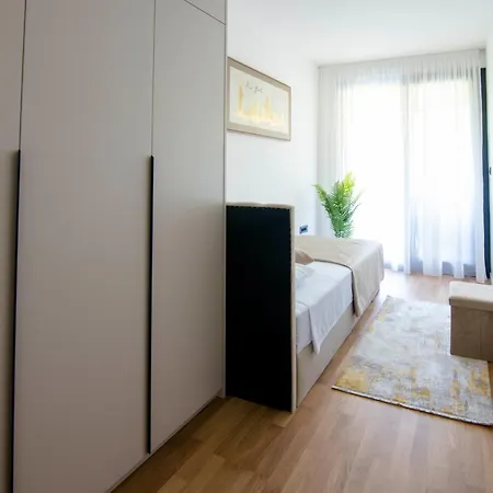 Luxury Three Bedroom Ivano Sinj