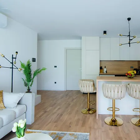 Luxury Three Bedroom Ivano
